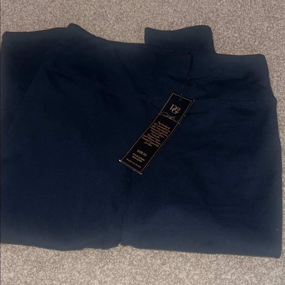 Women’s Navy Cropped Leggings